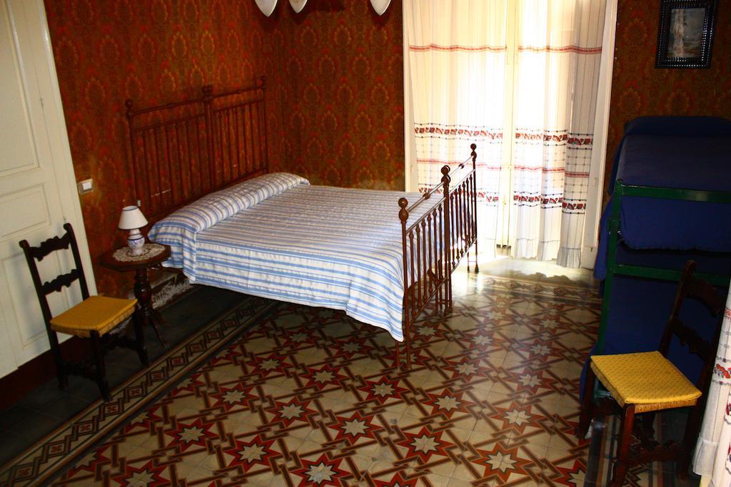 B&B Sotto I Pini Zafferana Etnea Phòng bức ảnh
