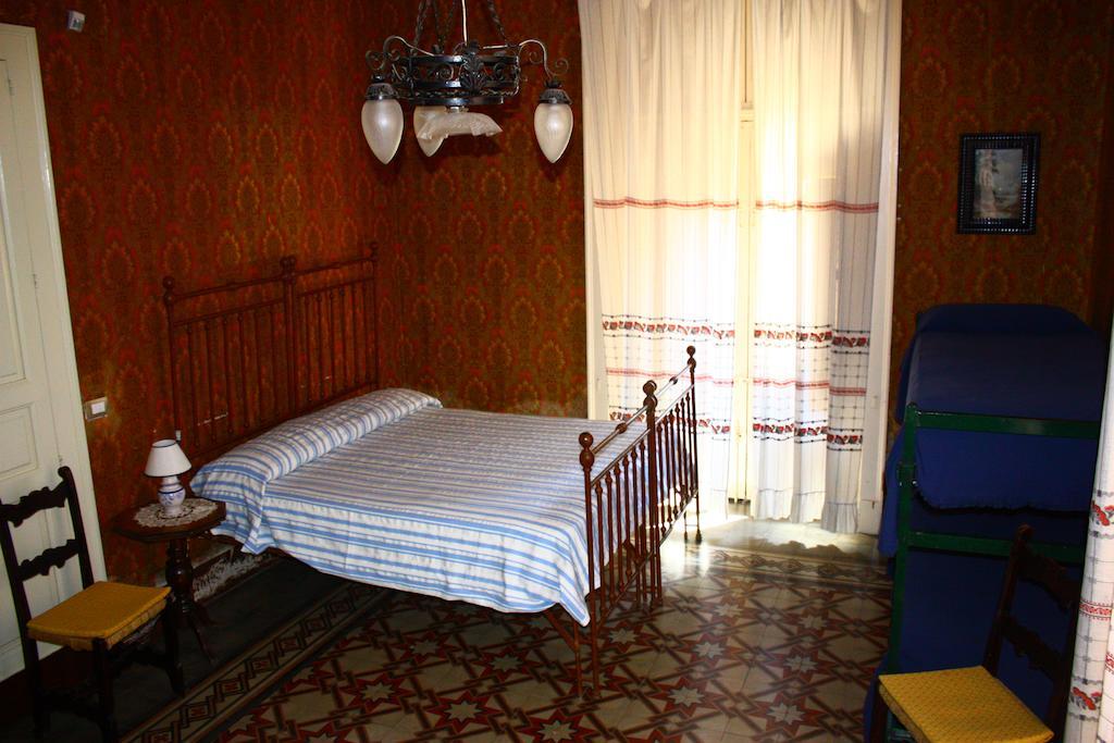 B&B Sotto I Pini Zafferana Etnea Phòng bức ảnh