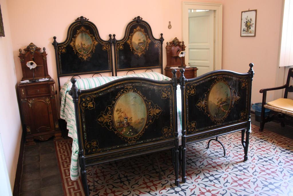 B&B Sotto I Pini Zafferana Etnea Phòng bức ảnh